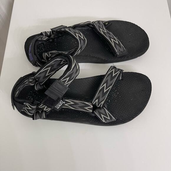 Teva Other - Teva Men’s Velcro Strappy Sandals Gray Zig-Zag Outdoors Hiking Sporty Sz 9